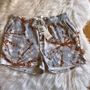 NWT Women’s Kenzie Tie Dye Shorts Size Large